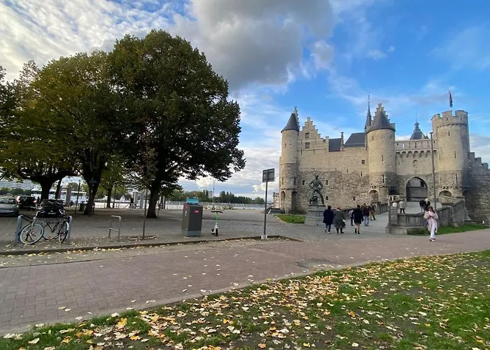 Oneluxstay Antwerp City Centre